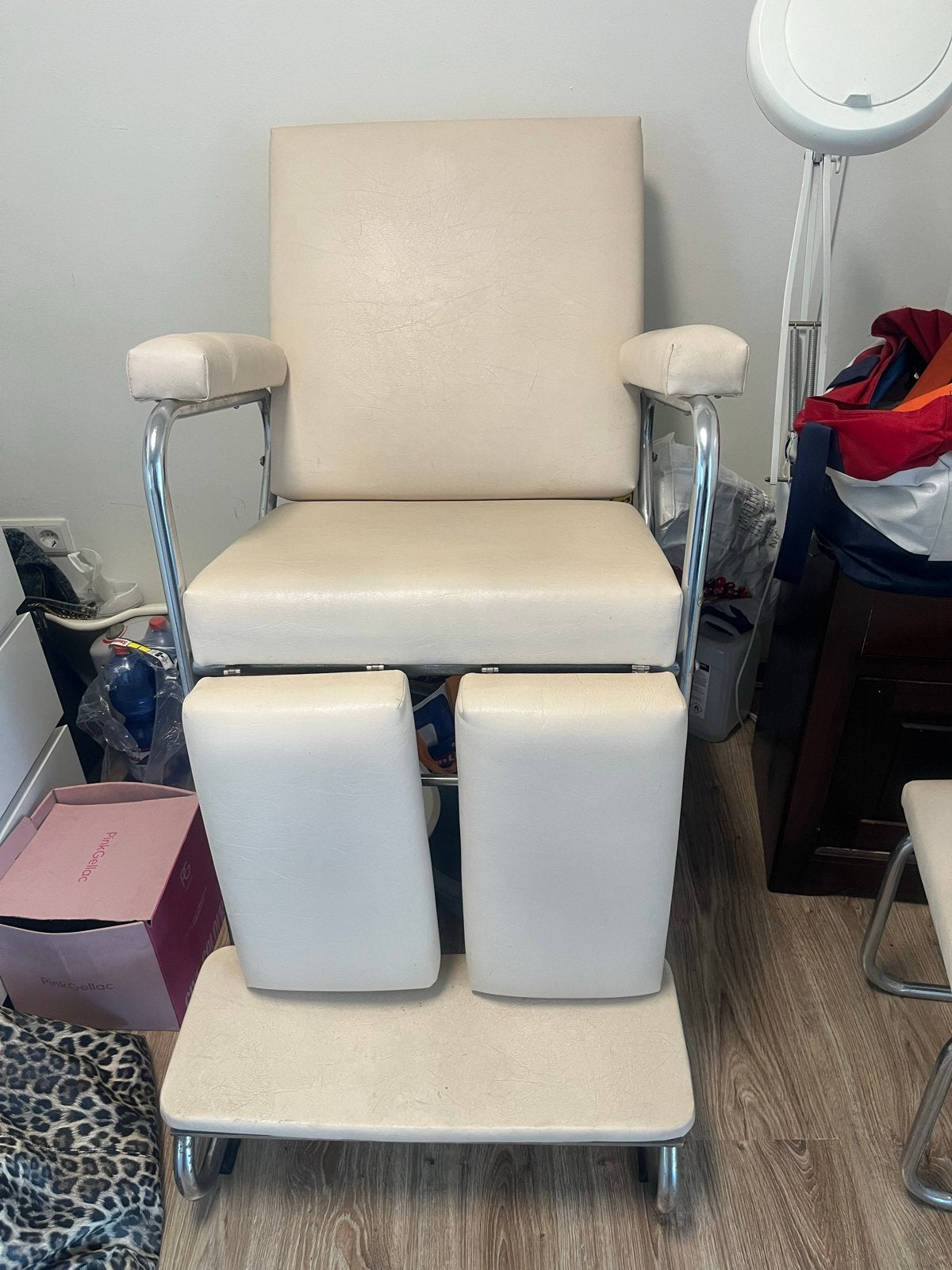 Pedicure stoel en klein stoeltje, Ophalen