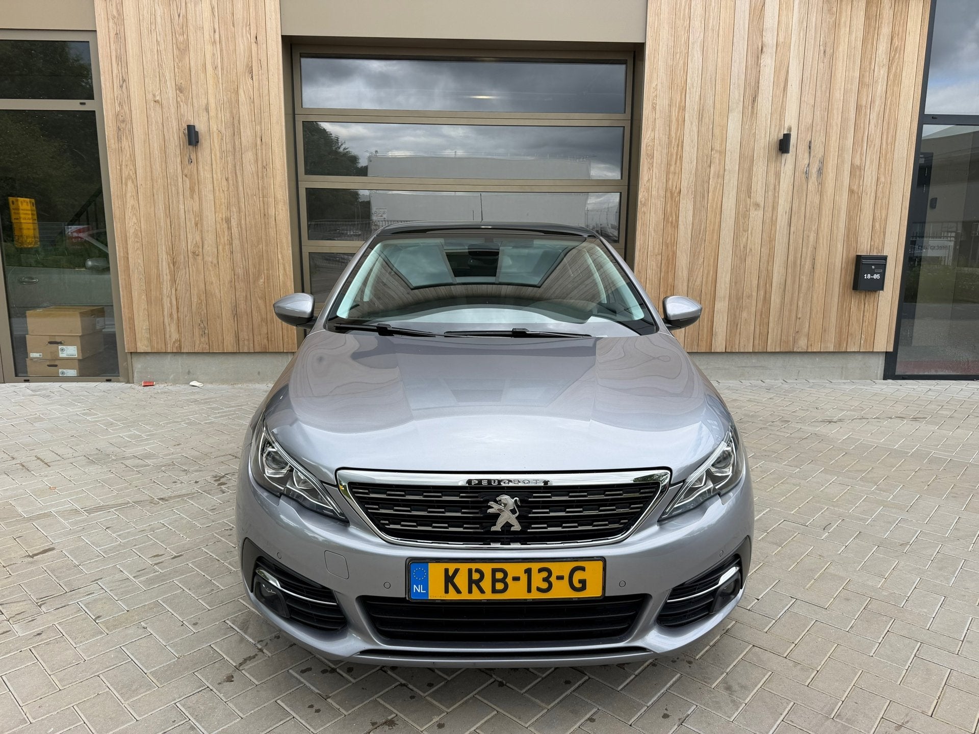 Peugeot 308 1.2 PureTech GT 5DRS|Automaat|Clima|Navi|Parkeer, Auto's, Peugeot, Stof, Gebruikt, 1199 cc, 1180 kg