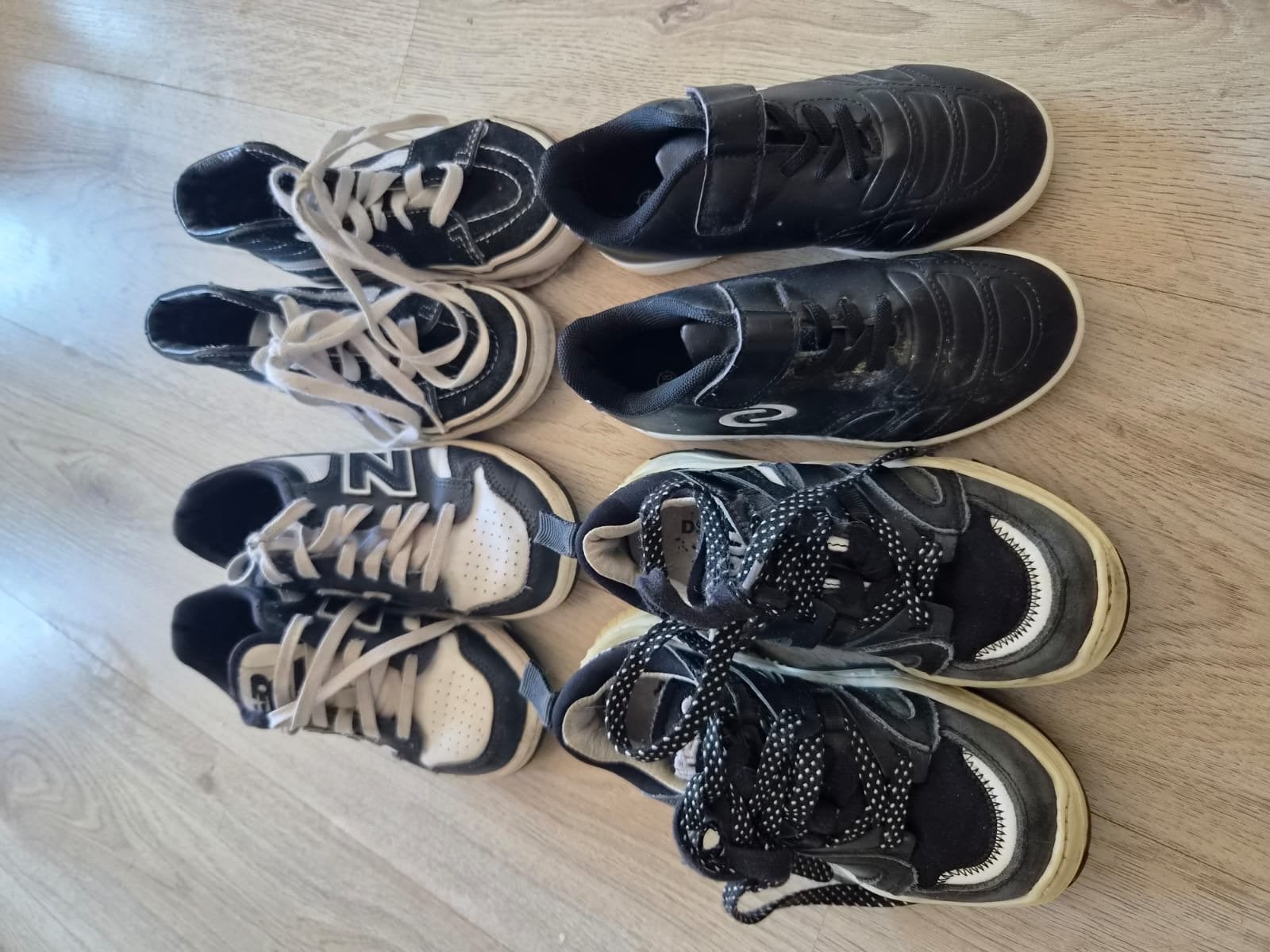 4 paar kinderschoenen: sportschoenen, Vans, Dsquared2, New B, Ophalen, Gebruikt, Jongen of Meisje, Schoenen