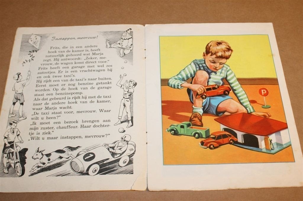 Spelende Kinderen — Vintage Prentenboek Jaren 50, Ophalen of Verzenden, Gelezen