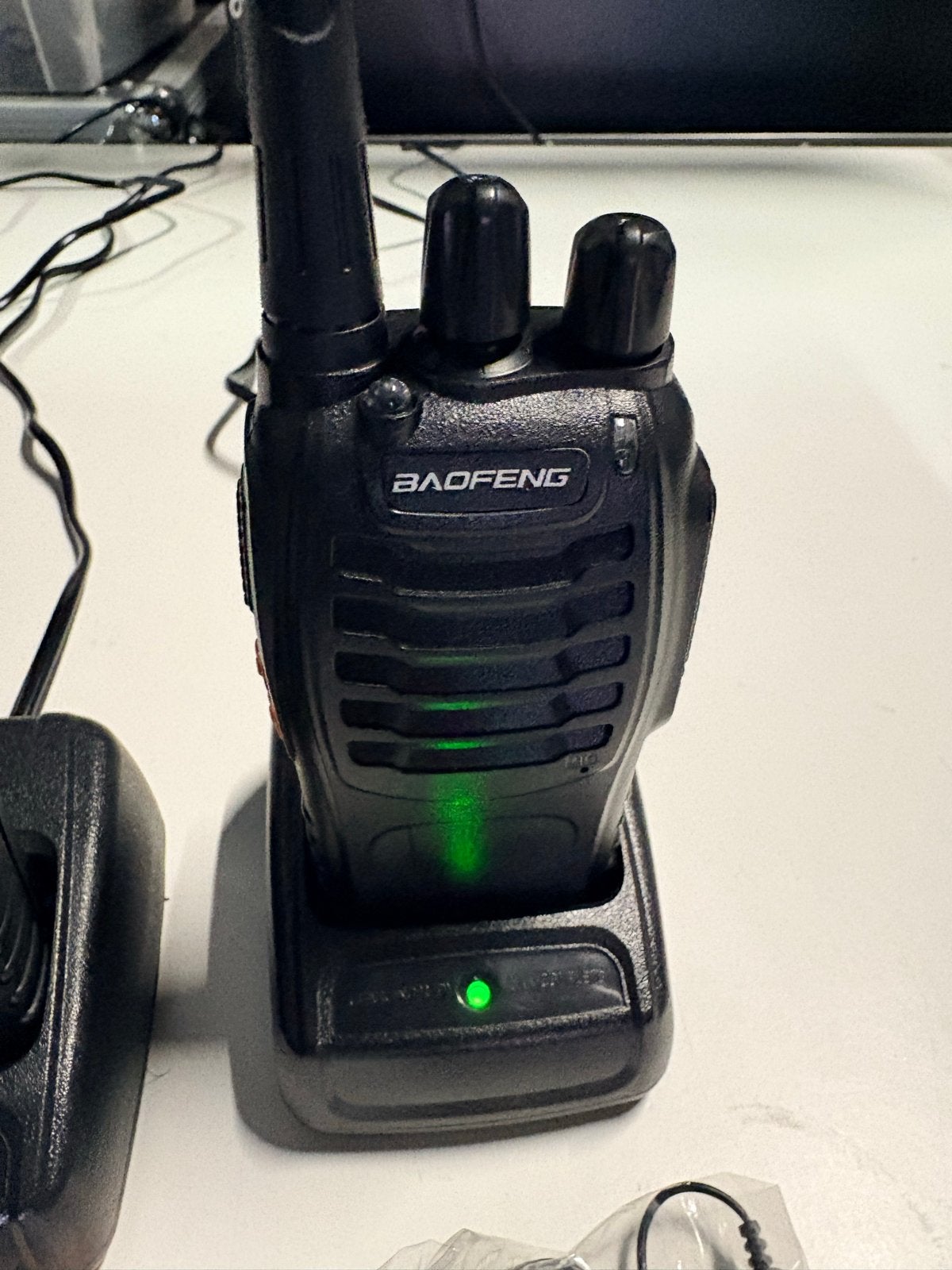 Baofeng Portofoonset met Opladers en Oortjes (4 stuks), Telecommunicatie, Ophalen, Gebruikt, Portofoon of Walkie-talkie, Handsfree-functie