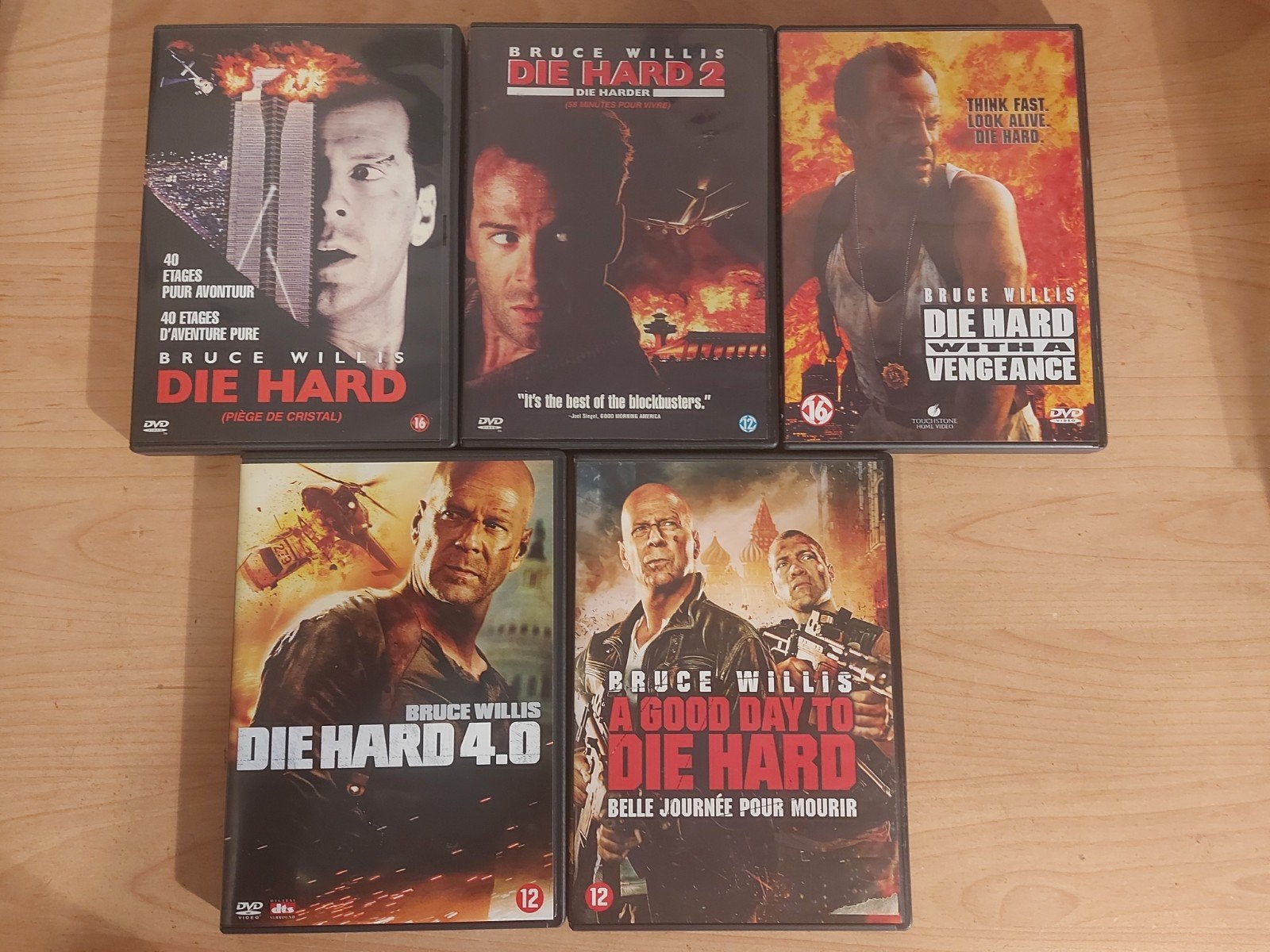Die Hard deel 1,2,3,4,5 SET Bruce Willis nu 10, Alle leeftijden, Ophalen of Verzenden, Zo goed als nieuw