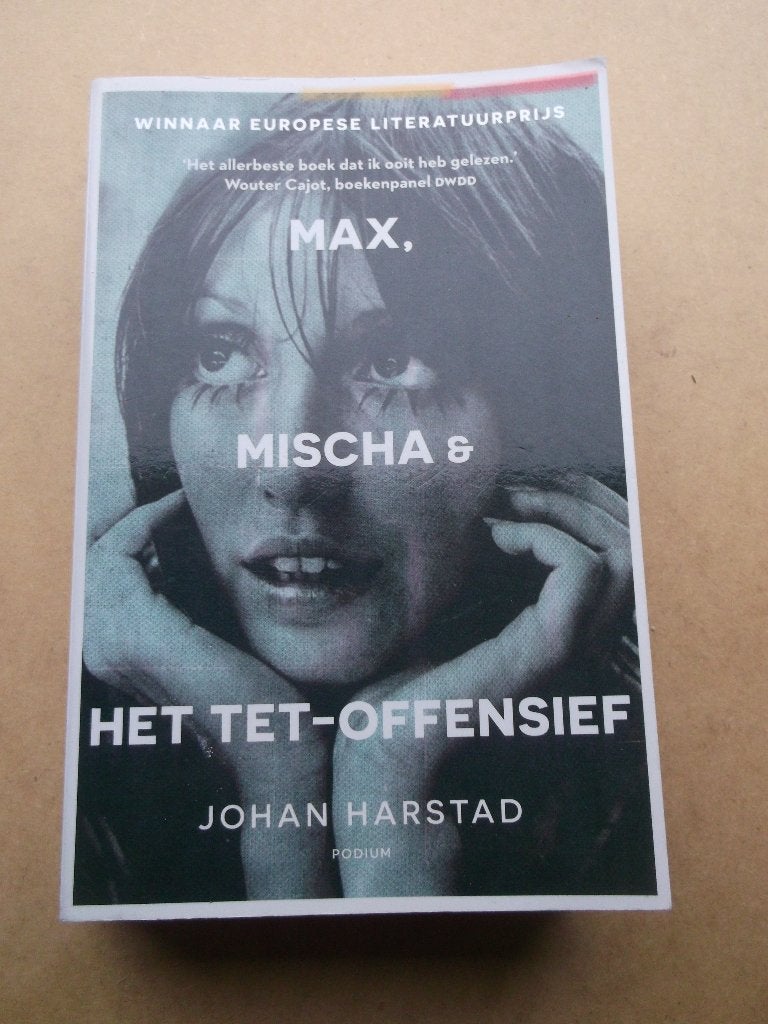 Max, Mischa & Het Tet Offensief (Johan Harstad), Boeken, Ophalen of Verzenden, Zo goed als nieuw