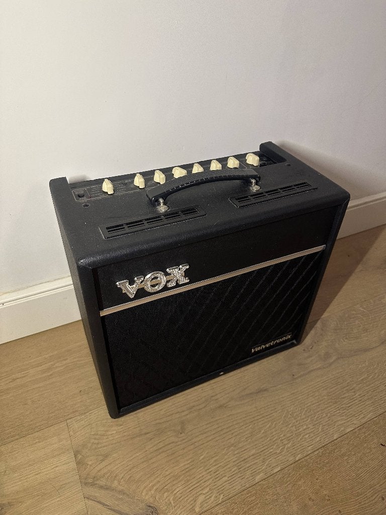 Foto 3 van VOX Valvetronix VT40+ gitaarversterker – 40W modeling amp
