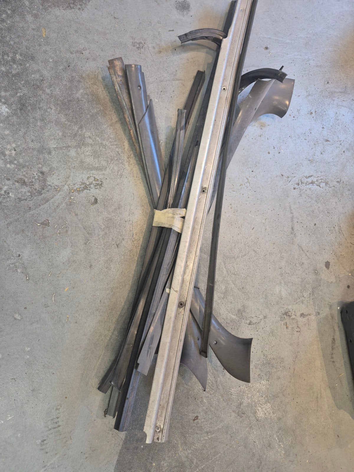 Ford Capri MK2 MK3 raamlijsten binnen en buiten, Ophalen of Verzenden