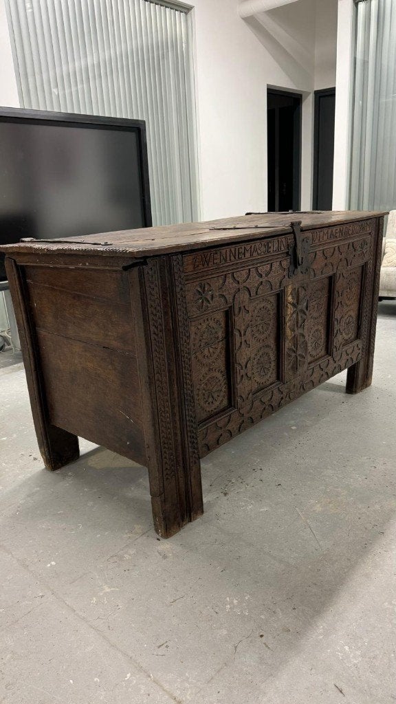 Antieke houten opbergkist, Ophalen