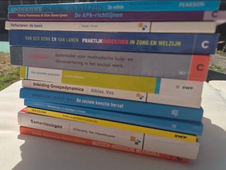 12 stuks verschillende boeken opleiding SPH (nu social work), Gelezen, Diverse auteurs, Alpha, HBO