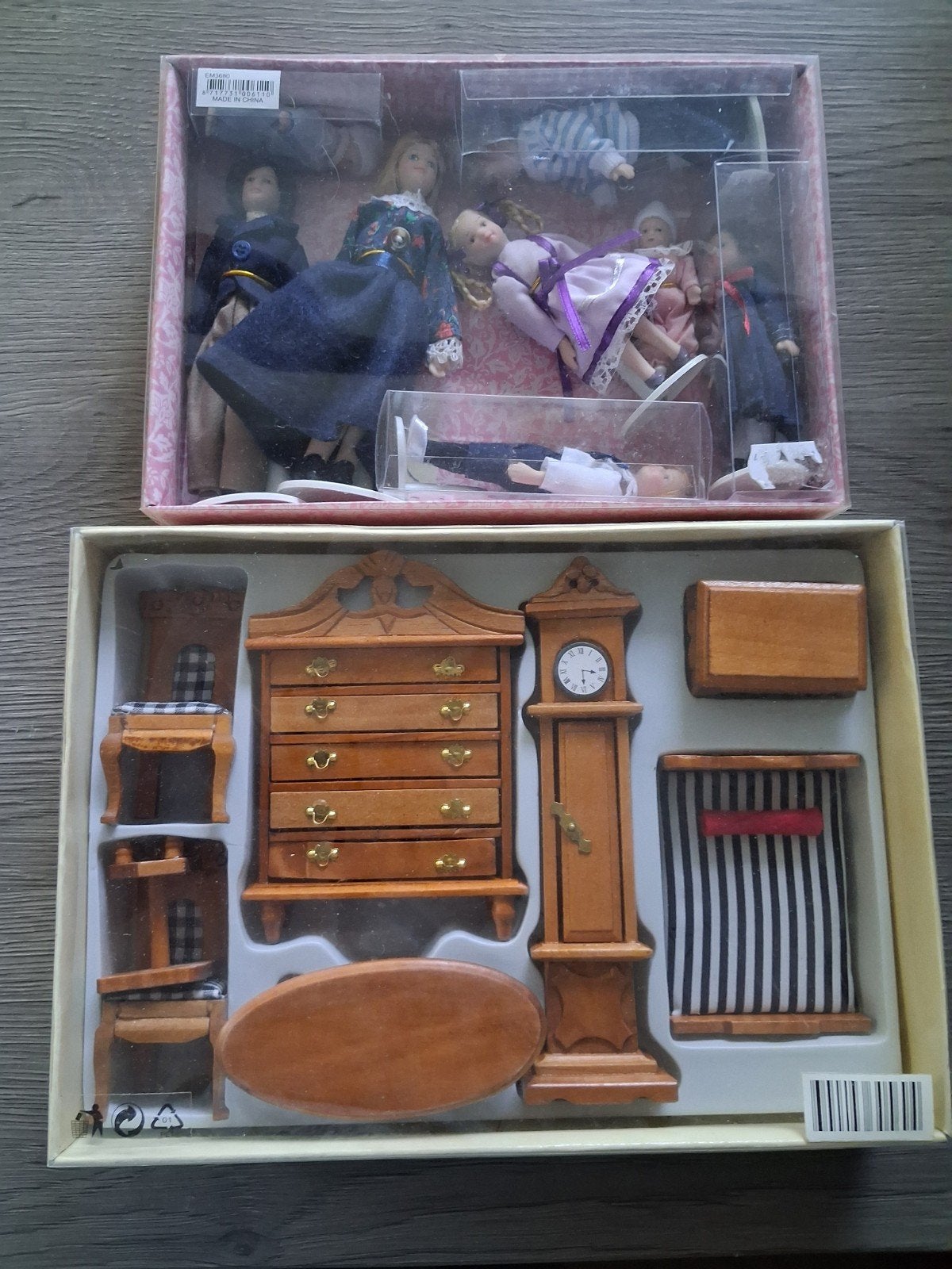 Poppenhuis meubels en poppen set - Nieuw in verpakking, Verzamelen, Poppenhuizen en Toebehoren, Ophalen of Verzenden, Nieuw, Poppenhuis