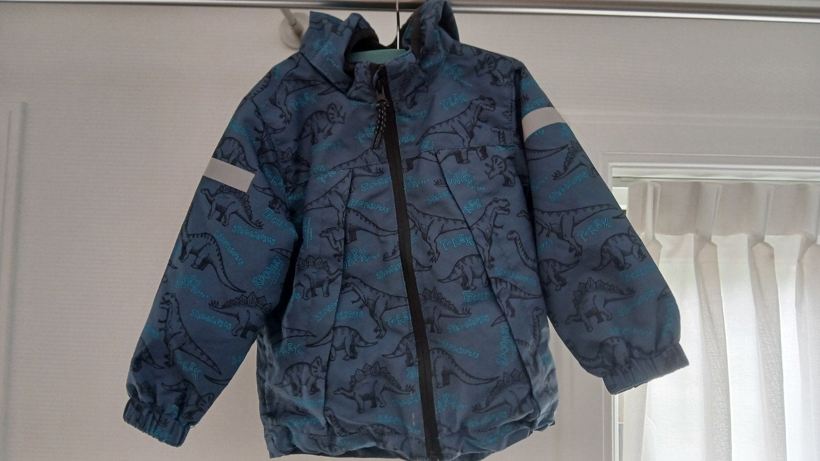 Gave blauwe t-rex regen jas maat 92, Ophalen of Verzenden, Jongen, Jas, H&M.