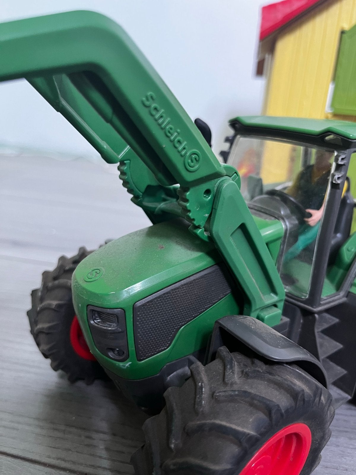 Schleich Tractor met kar en hooi transportband, Kinderen en Baby's, Speelgoed | Speelgoedvoertuigen, Ophalen, Gebruikt