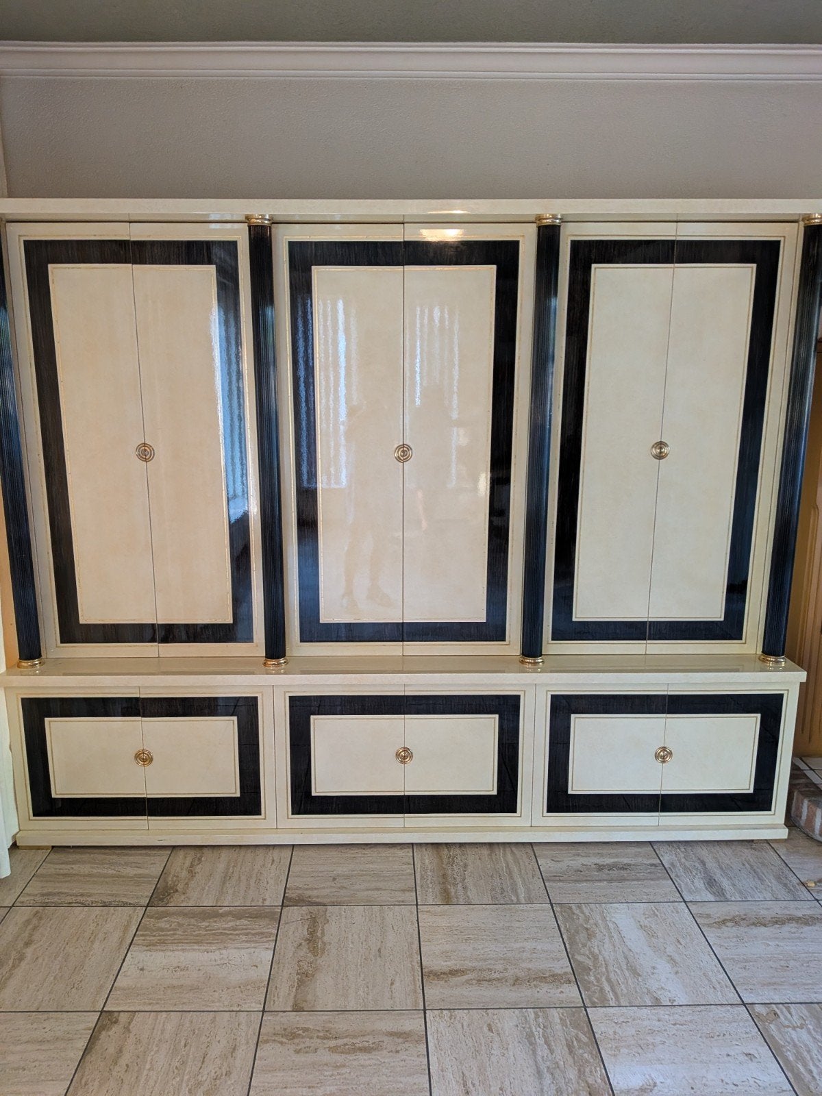 Luxe wandmeubel met opbergruimte en vitrinekasten, Overige houtsoorten, Met deur(en), Klassiek, Luxe, Modern, Ophalen of Verzenden