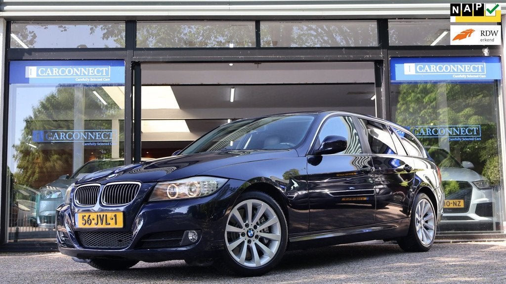 BMW 3-serie Touring 330i xDrive Business Line 272pk|Xenon|Cr, Automaat, Zwart, Blauw, 2996 cc