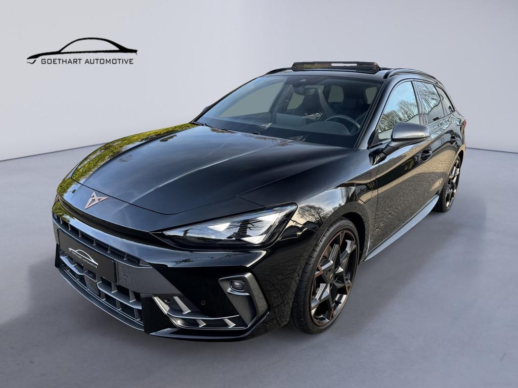 CUPRA Leon Sportstourer 1.5 TSI e-Hybrid 204pk PHEV / Pano /, Auto's, Cupra, 77 km/l, Zwart, 4 cilinders, Leon