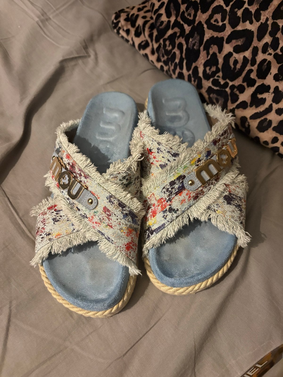 Mou slippers maat 39 - Zo goed als nieuw, Ophalen of Verzenden, Zo goed als nieuw, Slippers