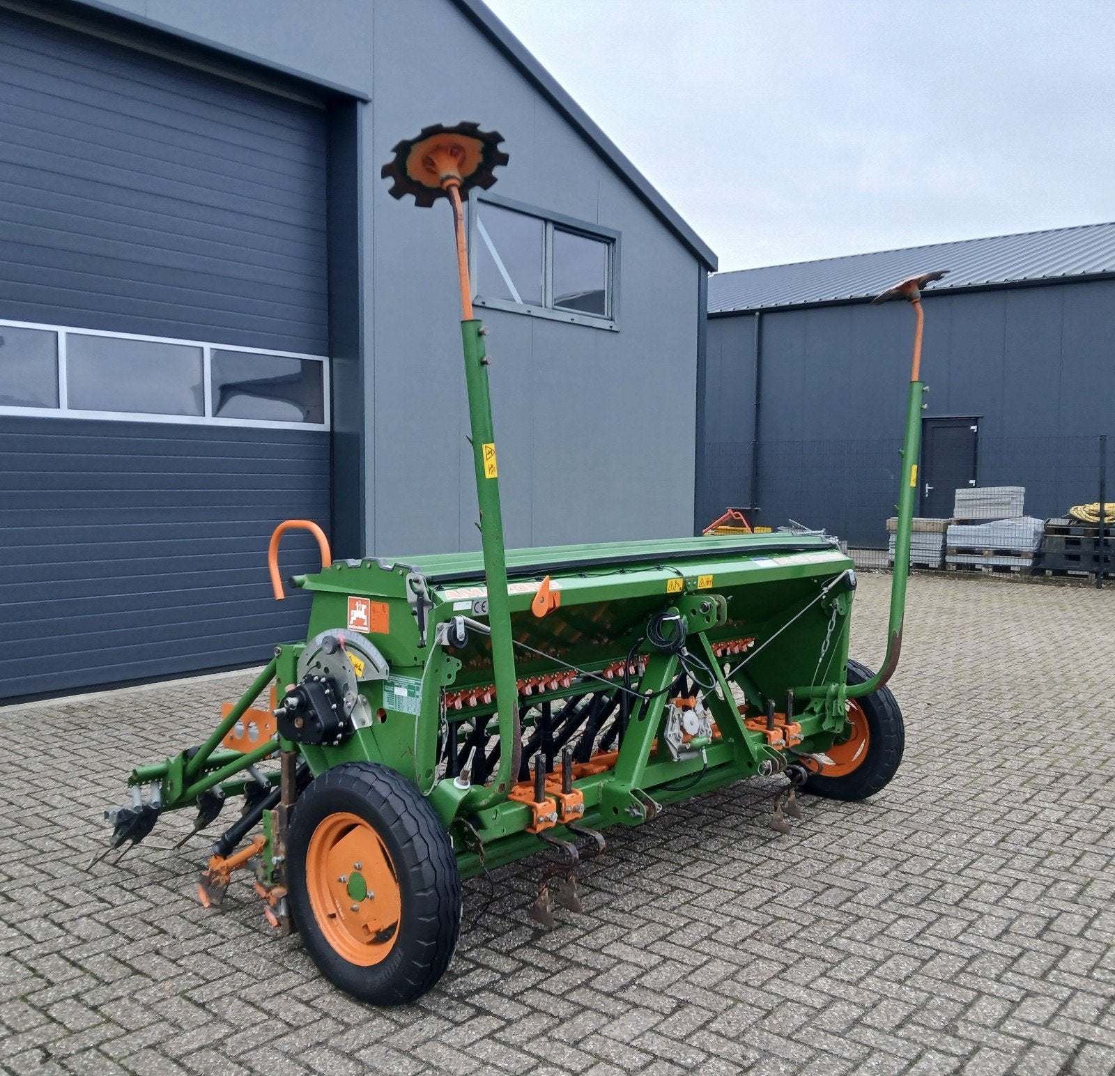 Amazone D9 zaaimachine schudder hark ploeg frees poter, Ophalen, Bollenteelt, Weidebouw