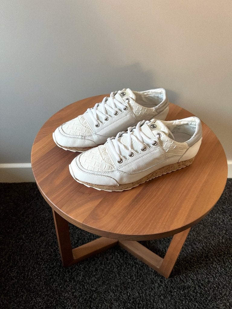 Nieuw: witte nette lage leren sneakers; DNA Footwear maat 37, Wit, Nieuw, DNA Footwear, Ophalen of Verzenden