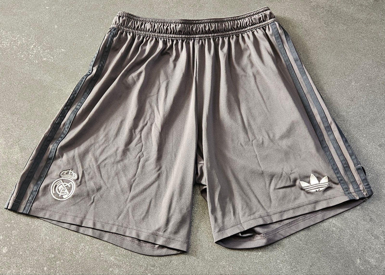 Real Madrid Adidas Sport Broekje Maat M - Nette Staat, Maat 48/50 (M), Ophalen of Verzenden, Adidas, Voetbal