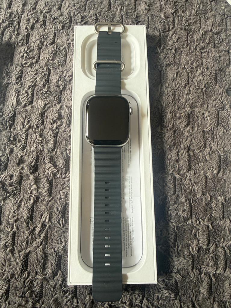 Apple Watch 11 - 42mm GPS - Zo goed als nieuw, Ophalen, Zwart, IOS, Zo goed als nieuw