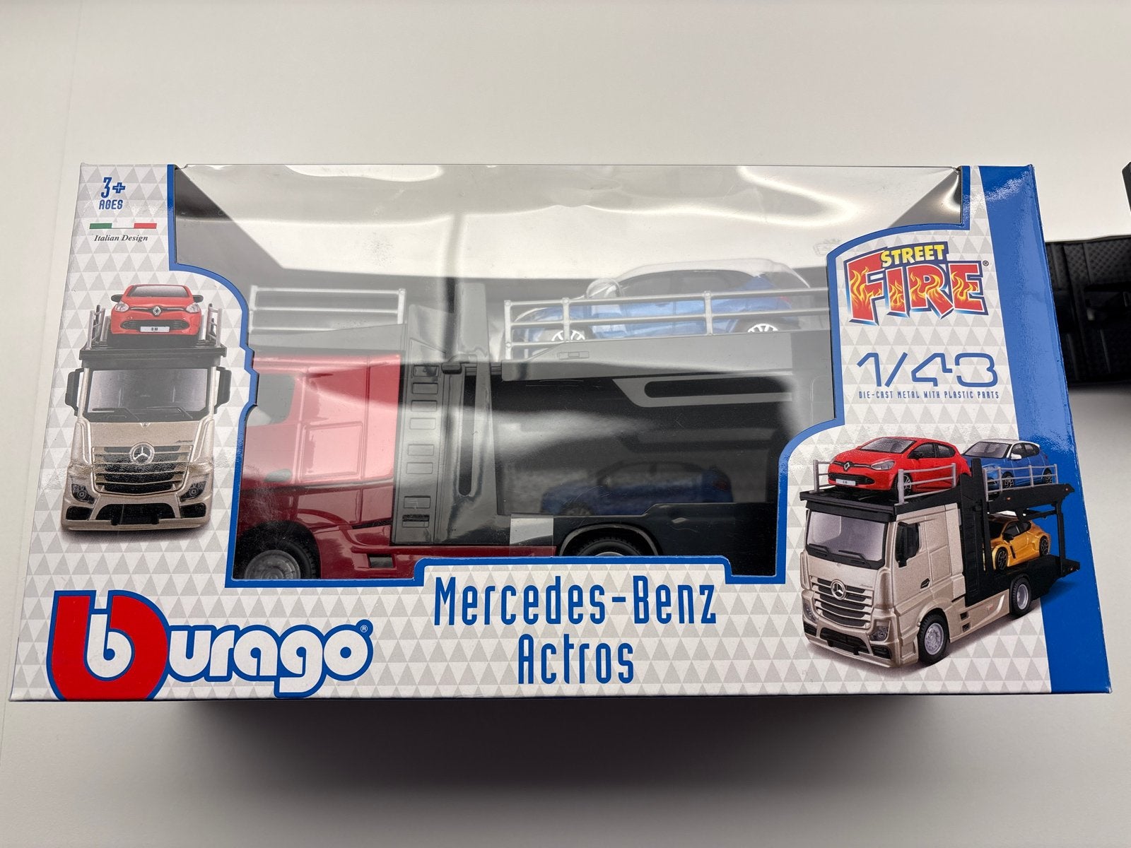 Bburago Mercedes Actros 1/43 Autotransporter met opleggger, Hobby en Vrije tijd, Ophalen of Verzenden, Nieuw, Bus of Vrachtwagen