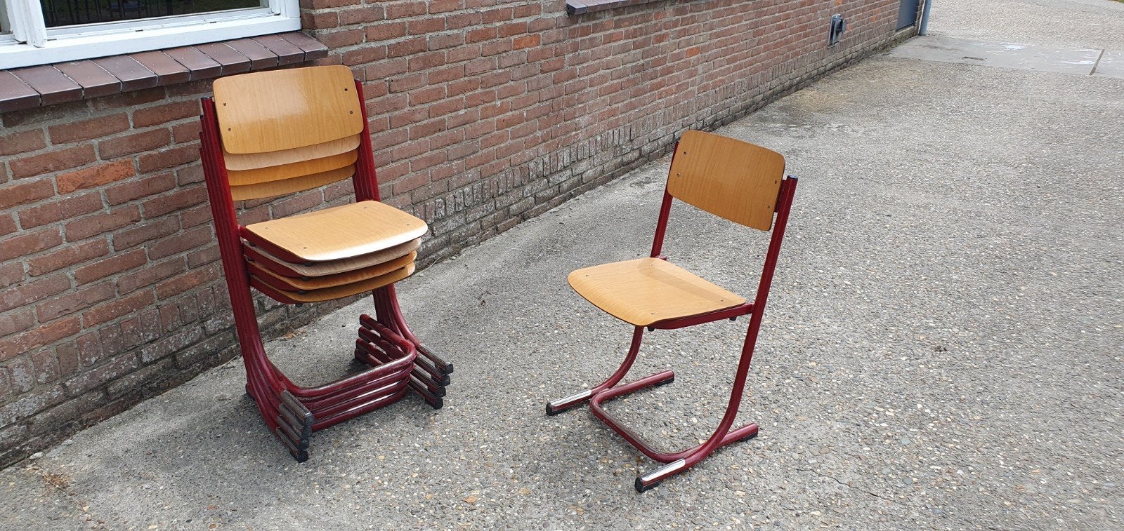 Vintage schoolstoelen 28stuks 150 euro voor alles, Ophalen, Gebruikt, Bruin