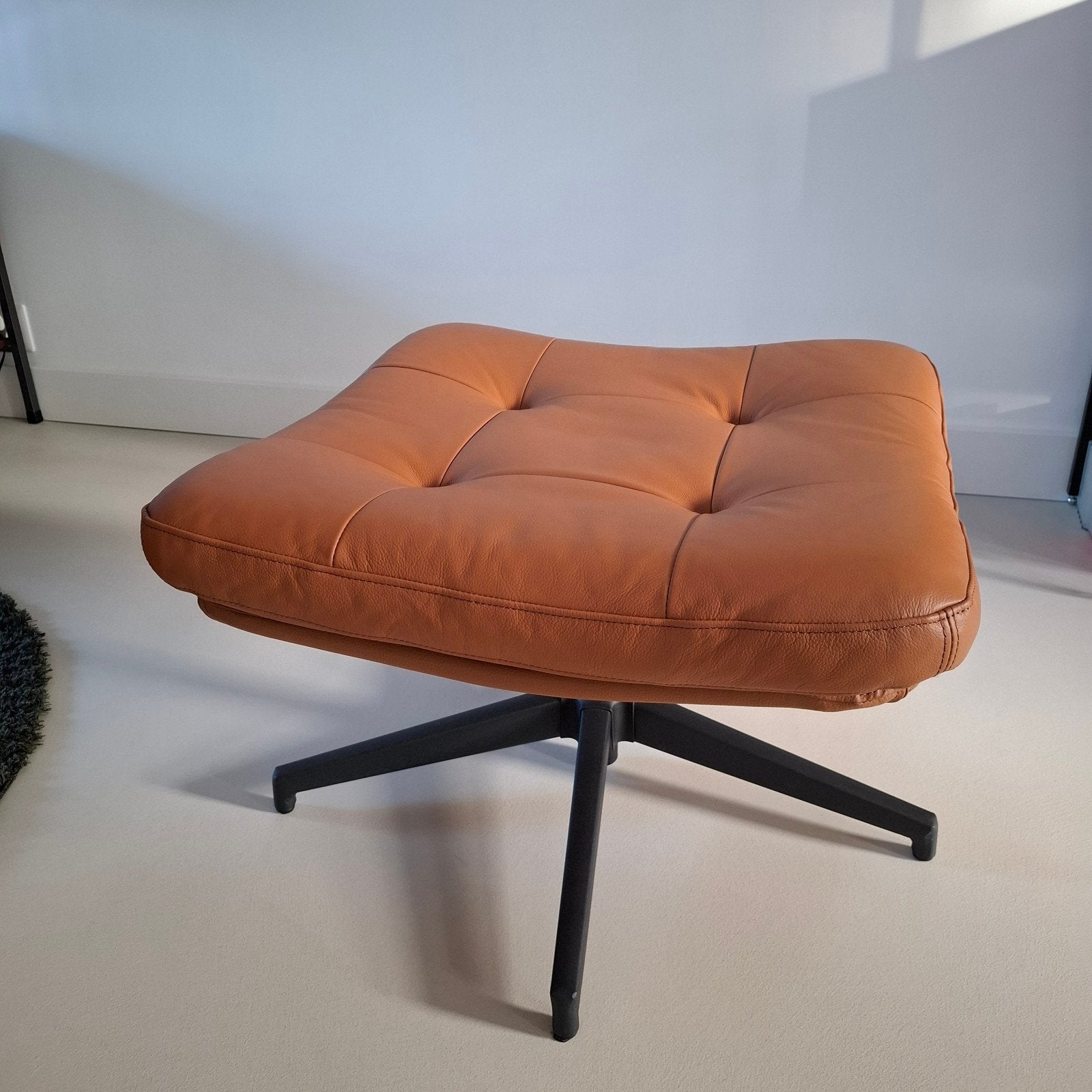 Leren Poef/Voetenbank IKEA HAVBERG - CKleur - Zo goed als ni, Ophalen, Zo goed als nieuw, Modern, Leer