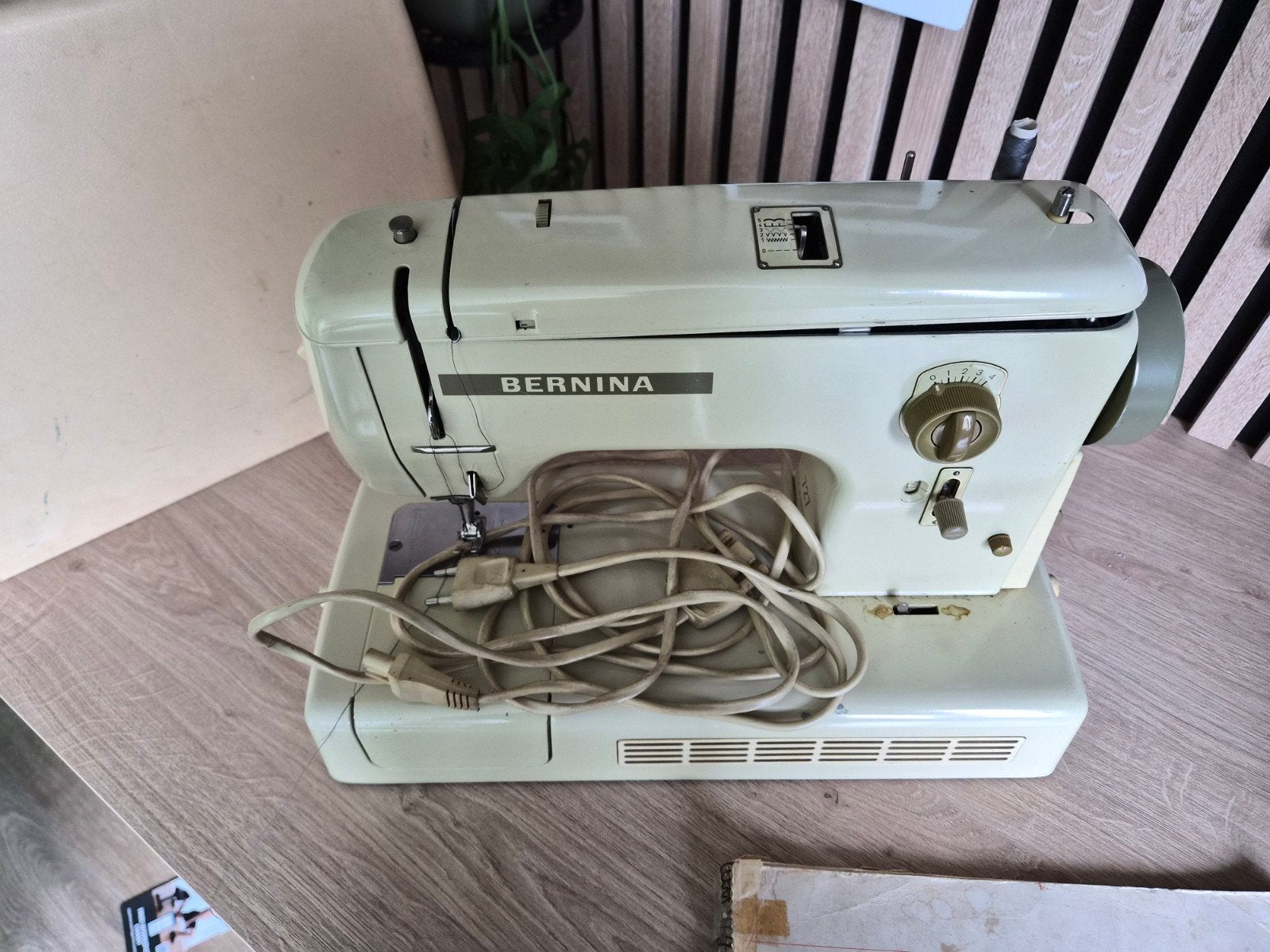 Bernina 727 Naaimachine - Werking Onbekend, Hobby en Vrije tijd, Ophalen, Gebruikt, Naaimachine, Bernina