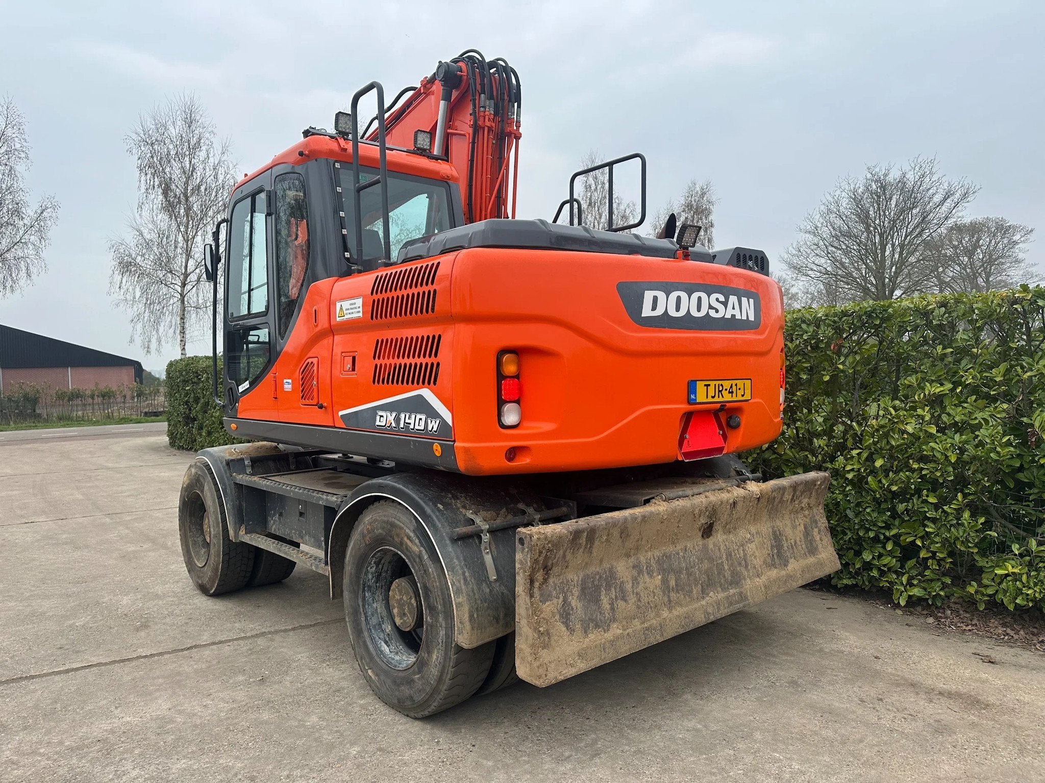 Doosan DX140W (bj 2014), Zakelijke goederen, Machines en Bouw | Kranen en Graafmachines, Graafmachine