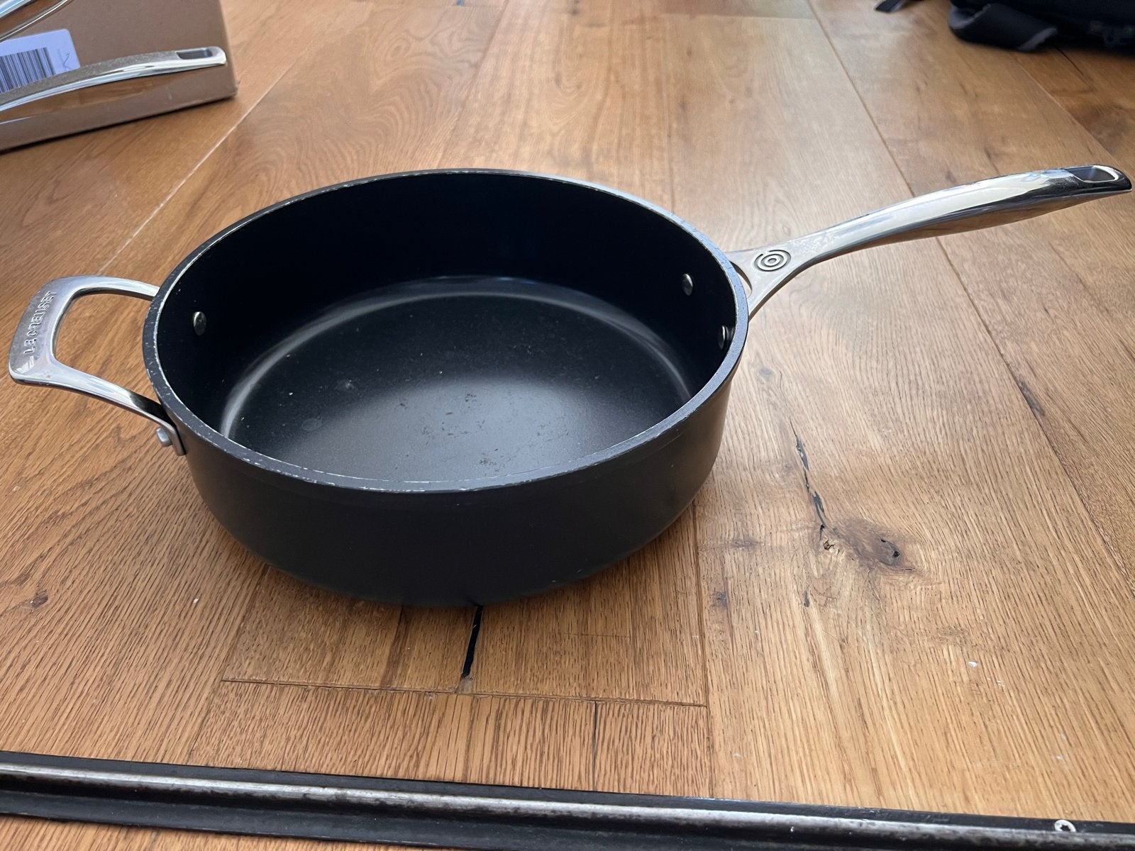 Le Creuset pannenset: hapjespan, koekenpan en wokpan, Gebruikt, Antiaanbaklaag, Aluminium, Ophalen of Verzenden