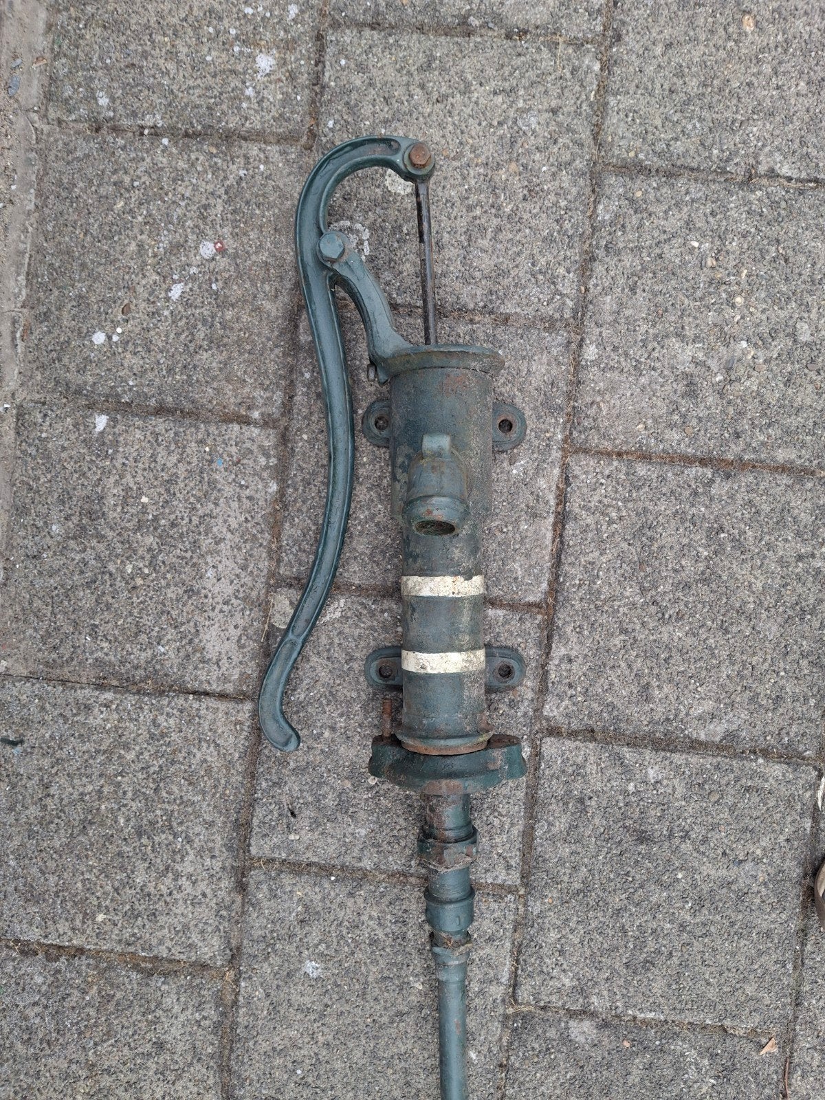 Antieke gietijzeren waterpomp DF incompleet handpomp vintage, Ophalen, Gebruikt