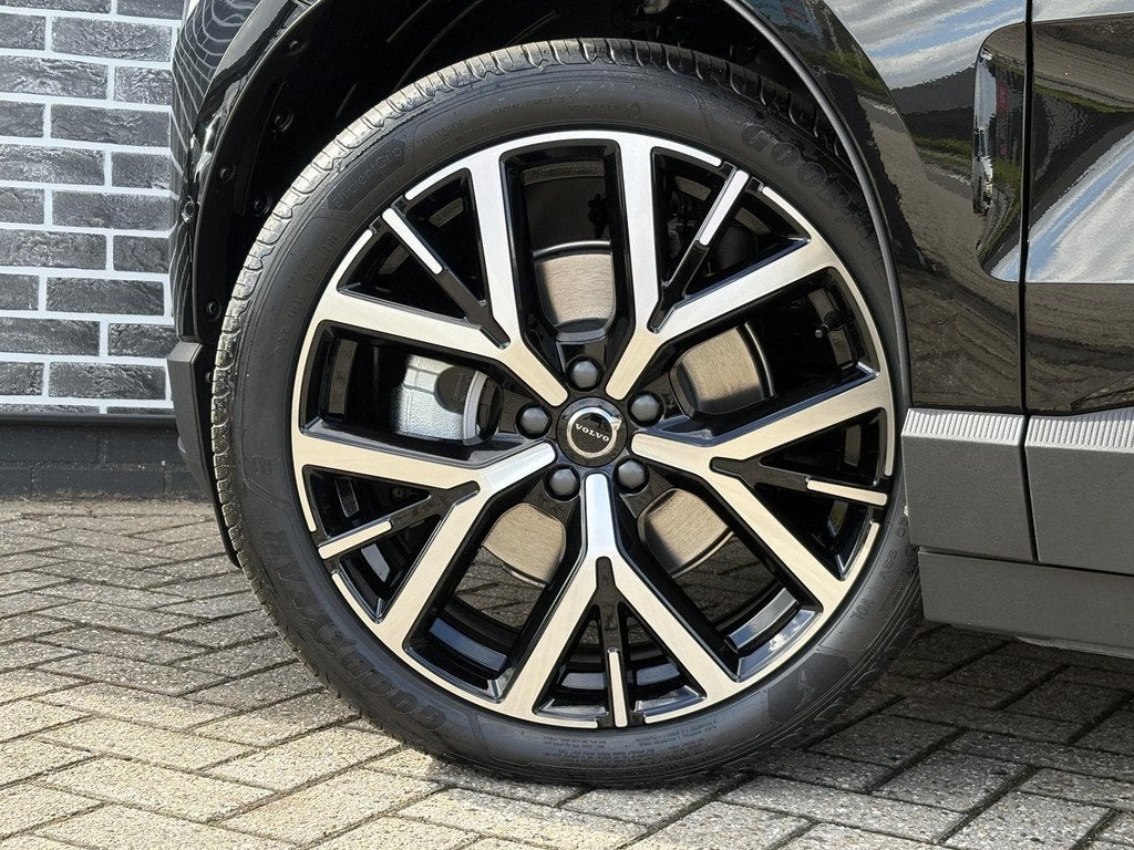 Volvo EX30 P5 Long Range Plus Black Edition Europa 69 kWh |, Auto's, Volvo, Automaat, Achterwielaandrijving, Gebruikt, Leder en Stof
