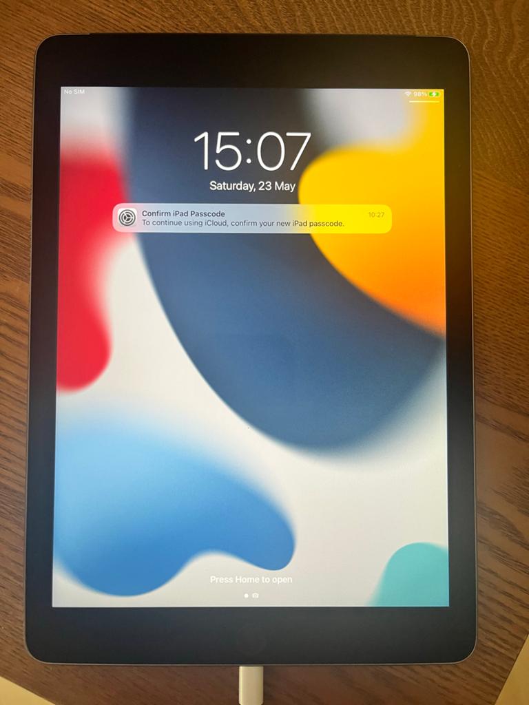 iPad Air 2 - 16GB Wi-Fi - ideaal voor je kids ofzo, Computers en Software, Apple iPads, Gebruikt, Apple iPad Air, Grijs, 16 GB