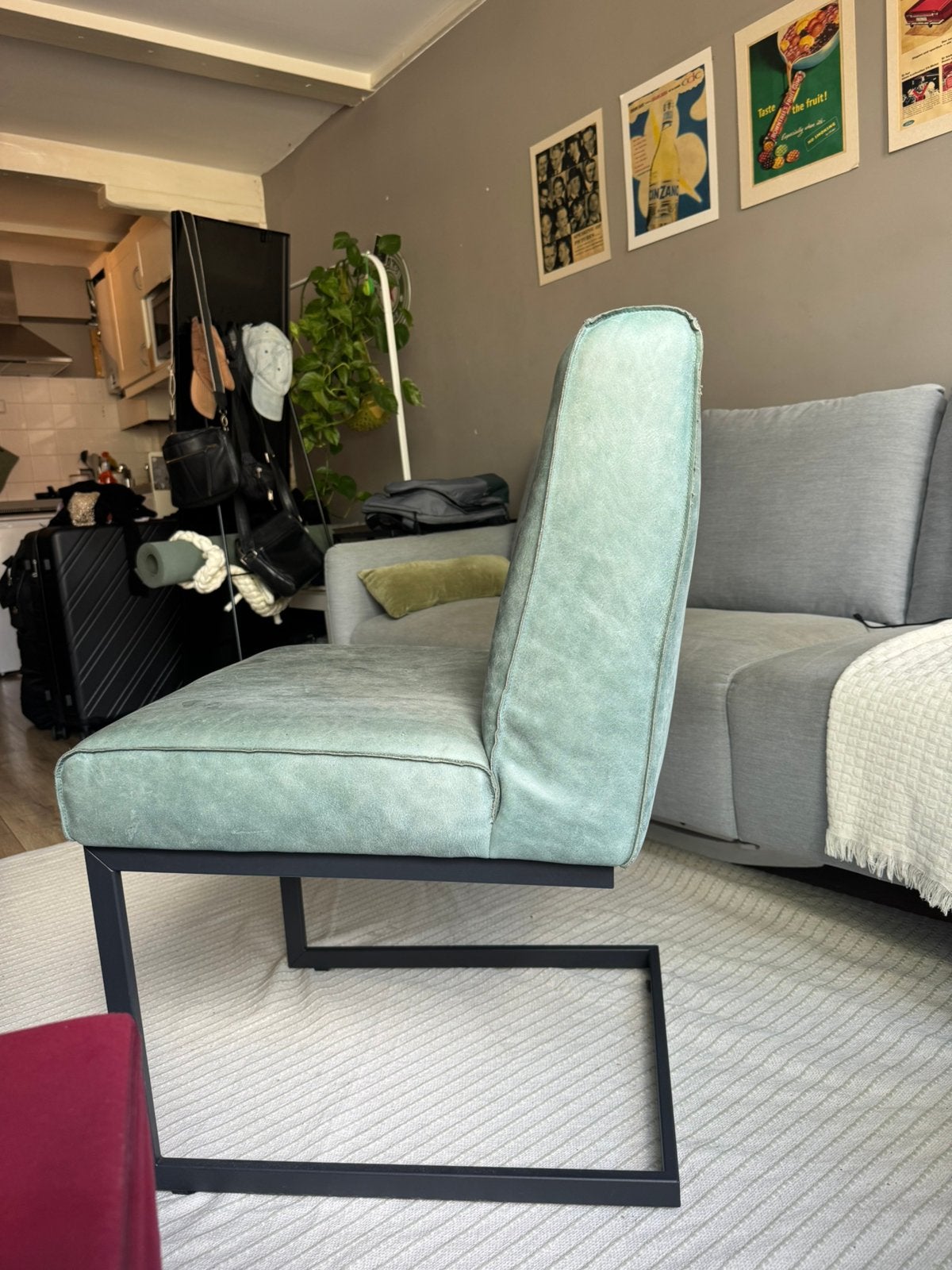 Green Leather Seat. 2 Chairs Available, Huis en Inrichting, Banken | Sofa's en Chaises Longues, Ophalen, Zo goed als nieuw, 75 tot 100 cm