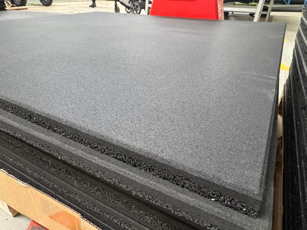 Rubber Sportvloer/Fitness Tegel 100 x 100 x 2cm (extra fijn), Sport en Fitness, Stunttegels, Overige typen, Nieuw, Ophalen of Verzenden