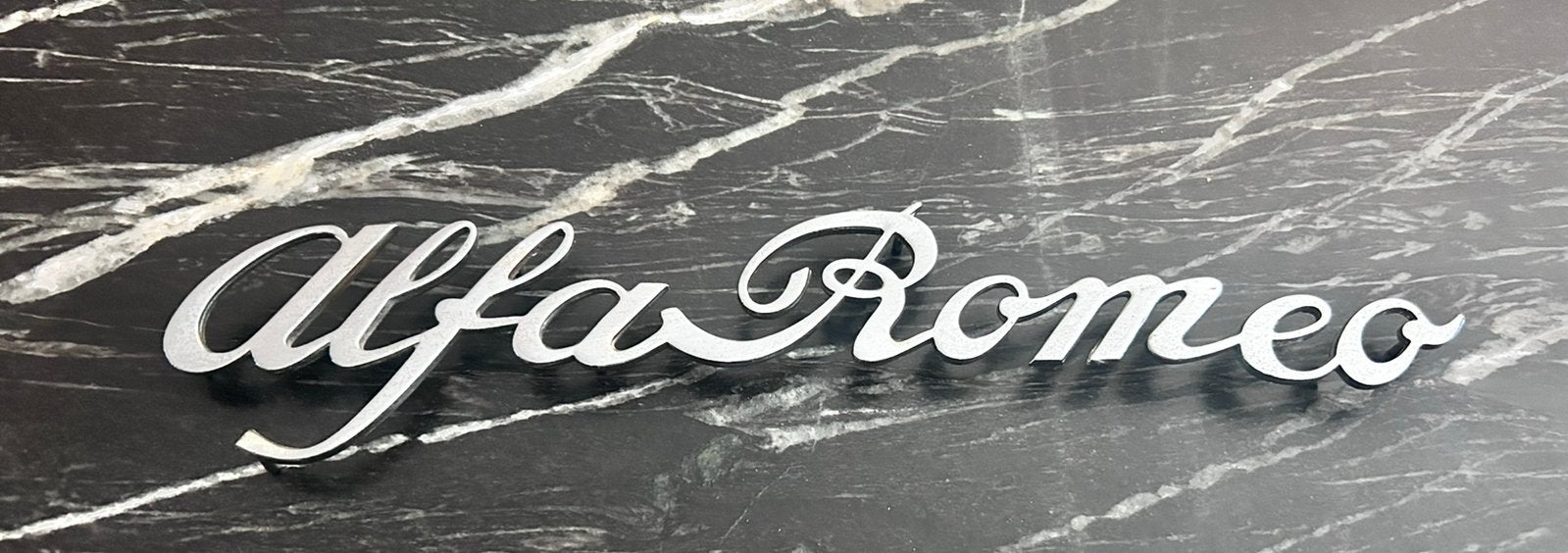 Alfa Romeo badge metaal, Ophalen of Verzenden, Gebruikt, Alfa Romeo, Achterklep