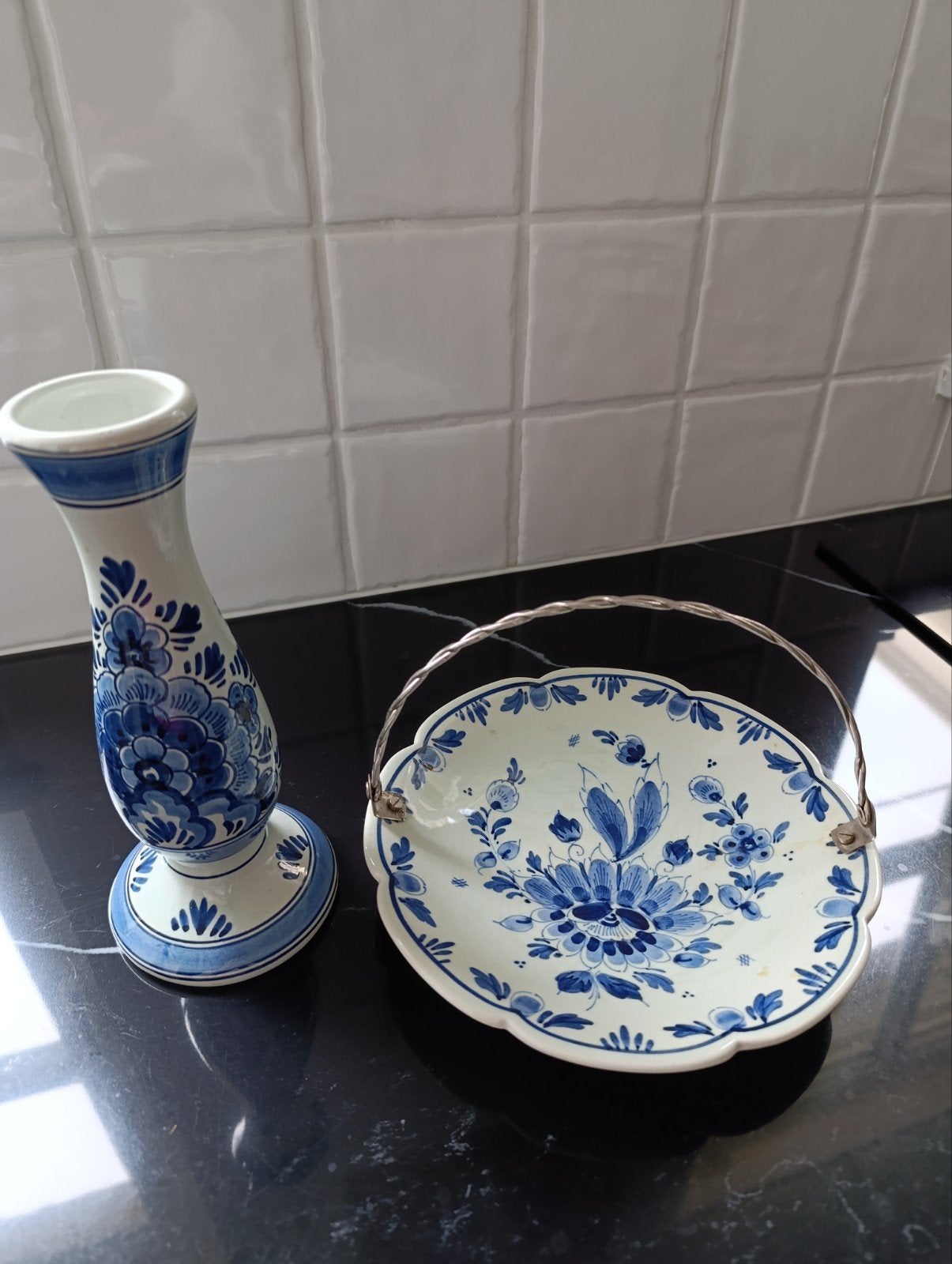 Delfts blauw. Schaal en vaasje., Antiek en Kunst, Antiek | Keramiek en Aardewerk, Ophalen