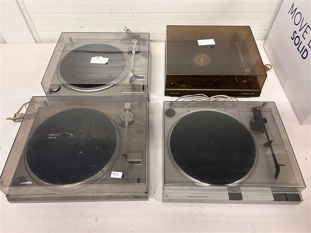 A7501. 4 stuks Philips platenspeler met werk
