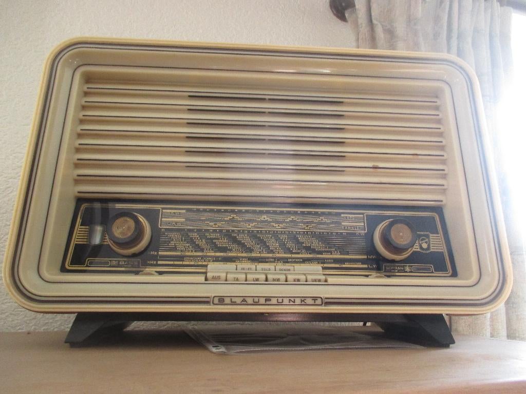 Antieke radio, Ophalen