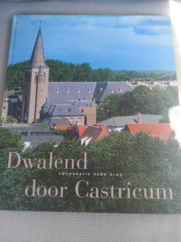 Dwalend door Castricum, Ophalen of Verzenden, Zo goed als nieuw, H. Glas