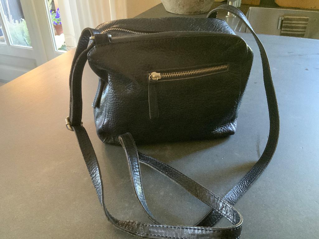 Super leuke zwarte schoudertas Cowboysbag, Overige merken, Verzenden, Zwart, Zo goed als nieuw