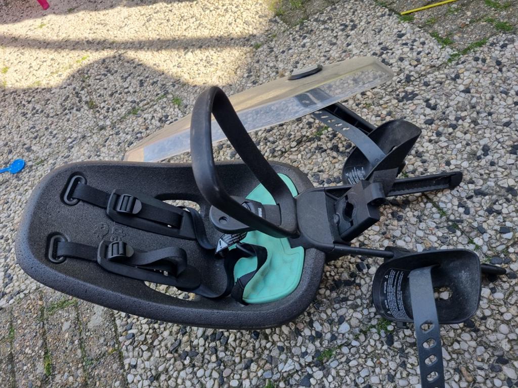 Thule Yepp voorzitje met windscherm, zo goed als nieuw, Fietsen en Brommers, Ophalen of Verzenden