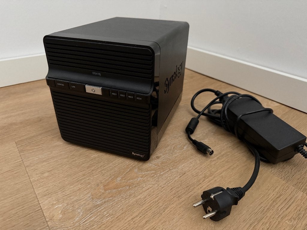 Synology DS416j - NAS - 4-Bay - DSM 7.4, Ophalen, Zo goed als nieuw