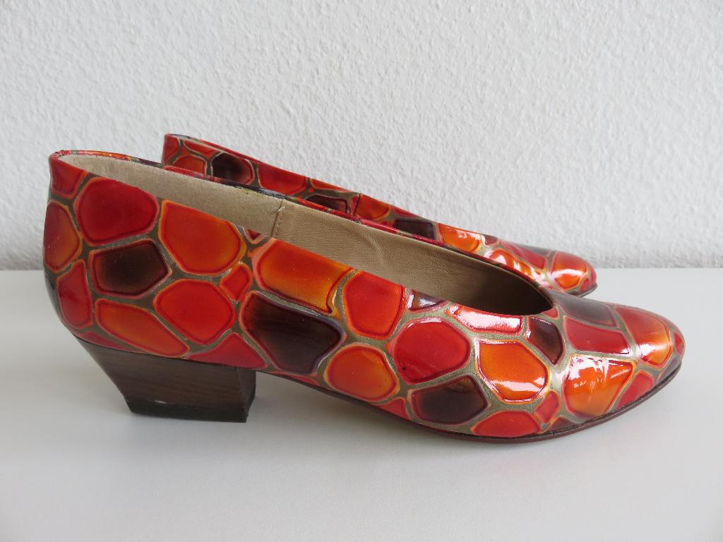Vintage oranje rode lakleer pumps Karis by Bonne Shoe maat 5, Pumps, Oranje, Ophalen of Verzenden, Zo goed als nieuw