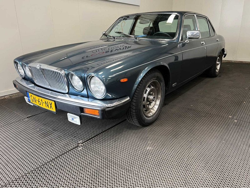 Jaguar - XJ - 4.2 Aut. - Oldtimer - 1981, Auto's, Oldtimers, Bedrijf, Sedan, Jaguar, Te koop