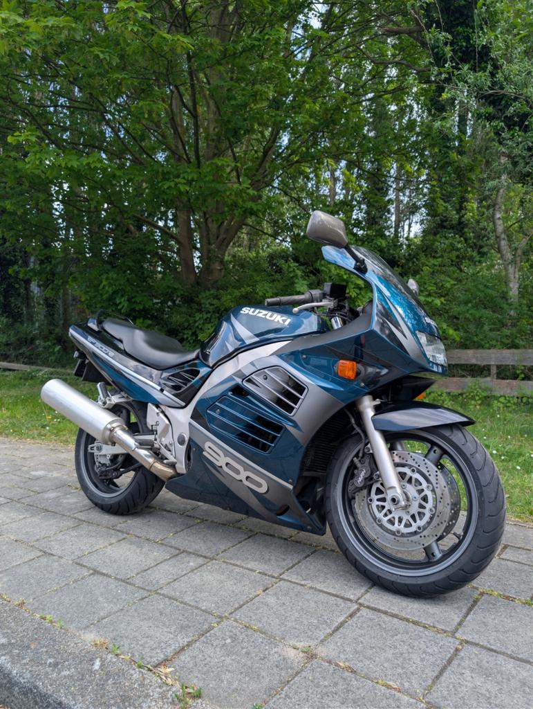 Super nette en volledig onderhouden Suzuki RF900R, Motoren, Particulier
