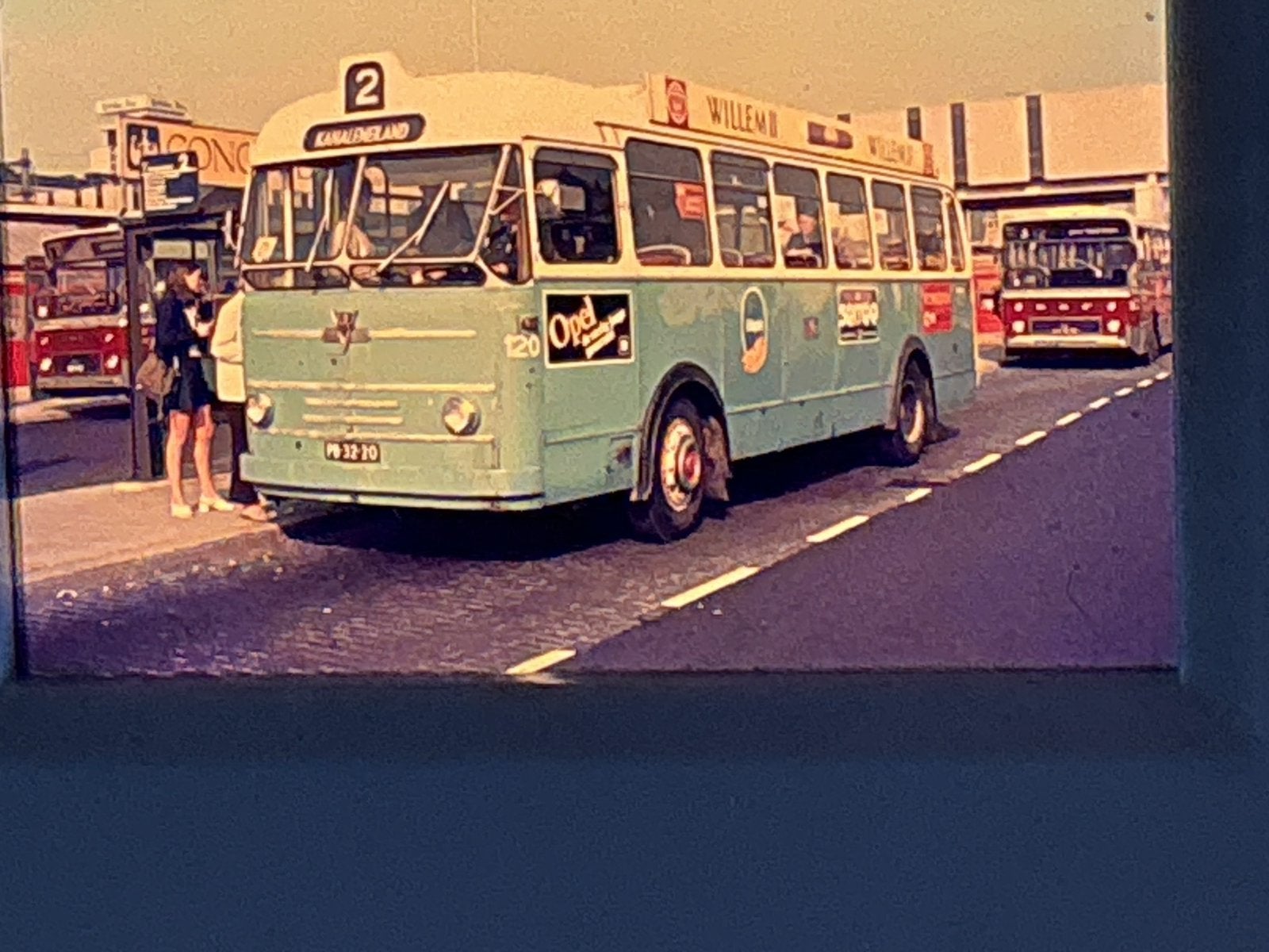 Vintage dia UTRECHT Bus op busstation, jaren '80 lijn 2, Verzenden, Gebruikt, Bus of Metro, Overige typen