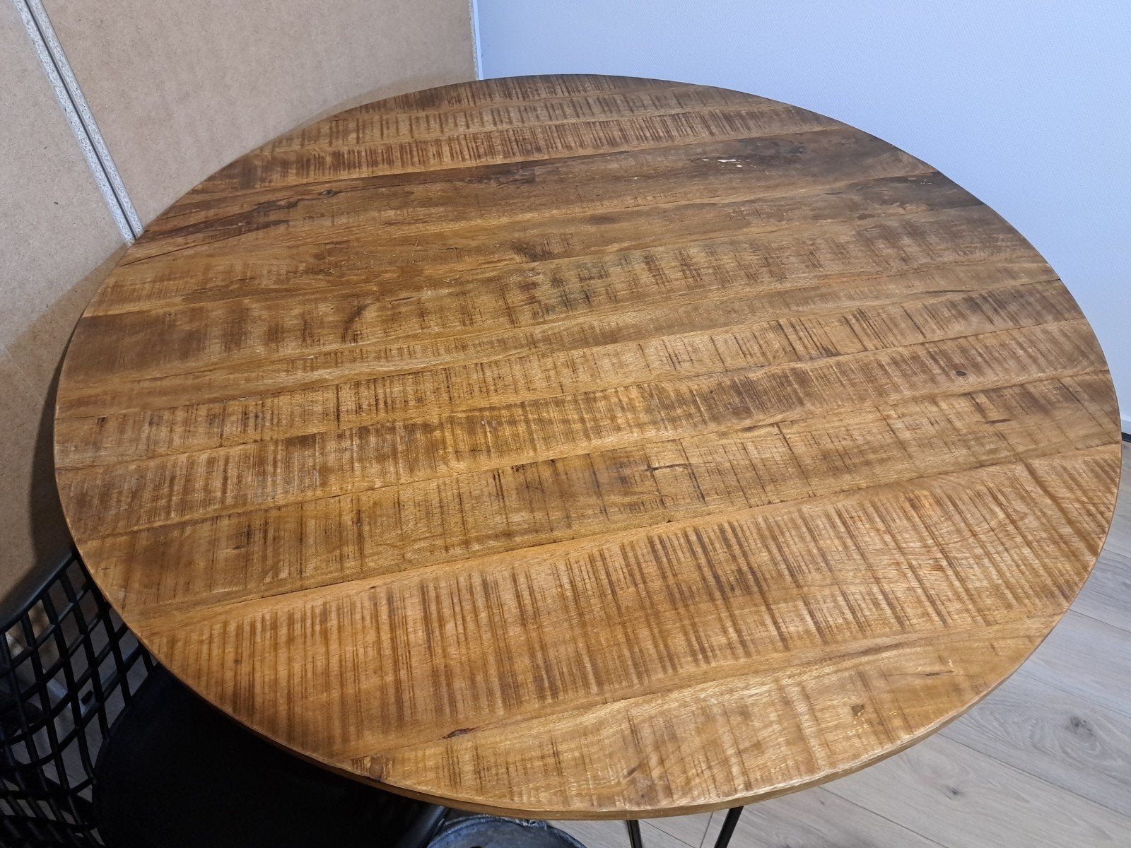 MOET WEG!! Mangohouten tafel van Loods 5 met z, Huis en Inrichting, Gebruikt, Rond, Vier personen, Ophalen