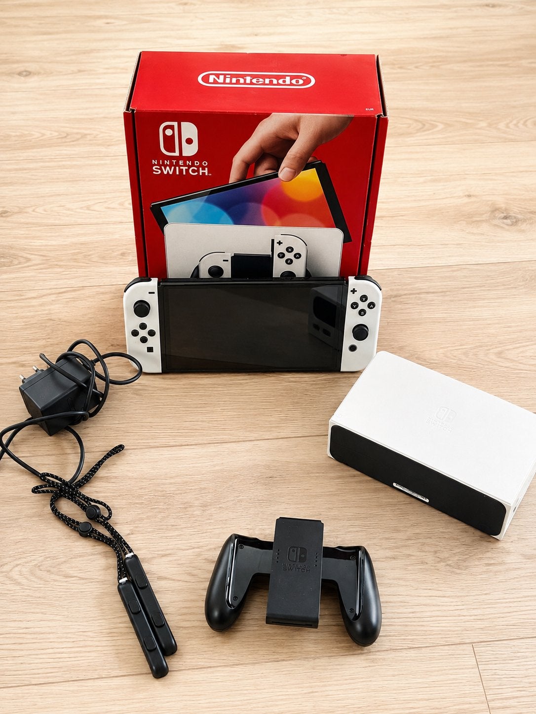 Nintendo switch oled + mariokart deluxe, Spelcomputers en Games, Spelcomputers | Nintendo Switch, Switch OLED, Met games, Nieuw