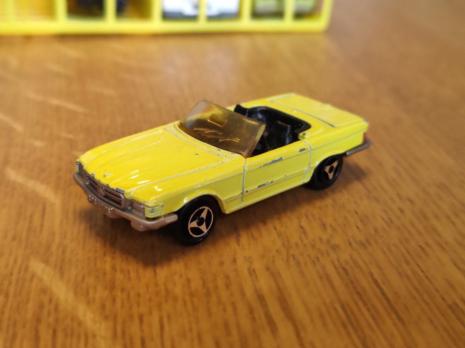 Majorette Mercedes 350 SL GEEL, Ophalen of Verzenden, Zo goed als nieuw, Auto