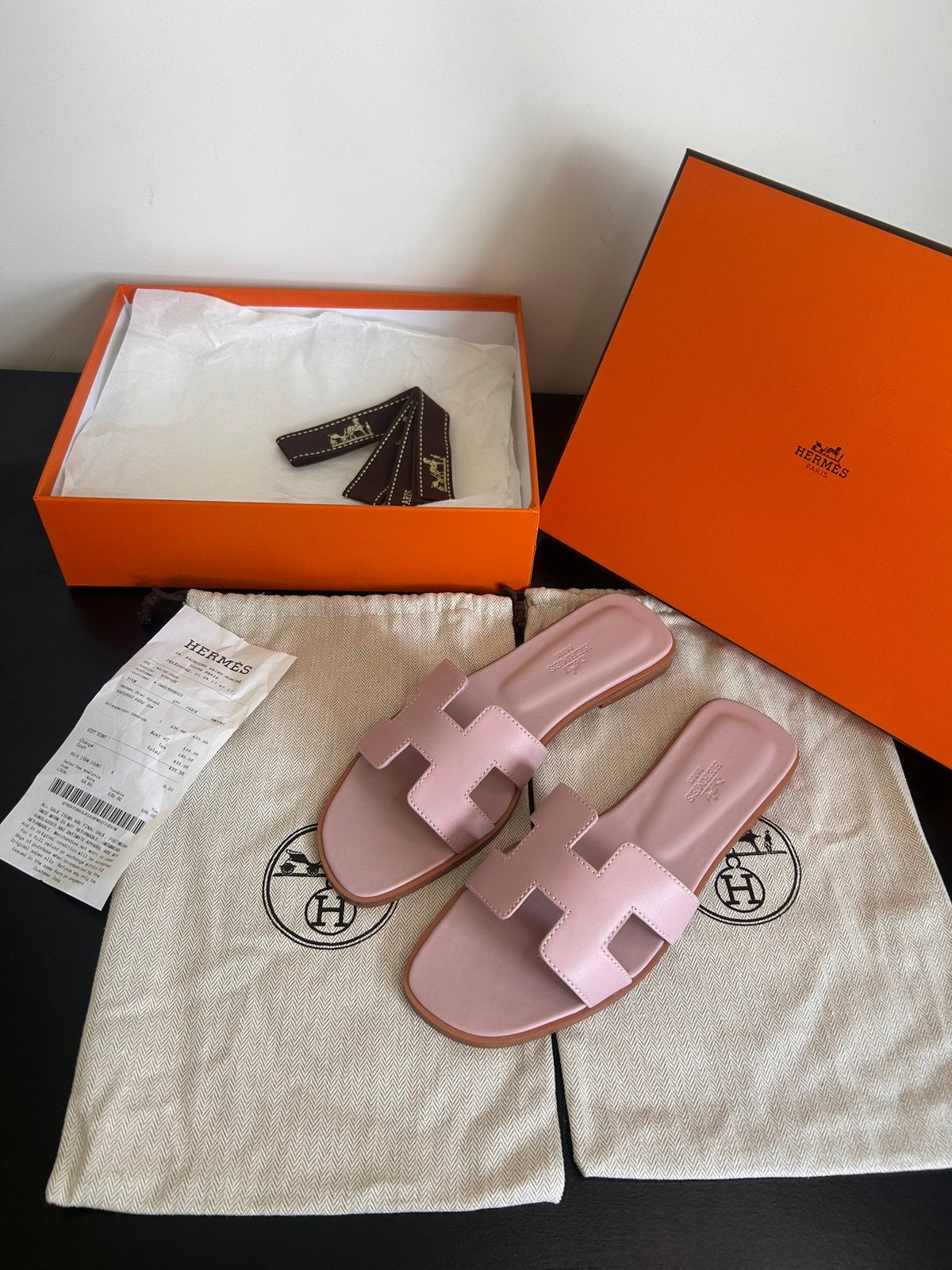 Hermes Oran slippers, Slippers, Ophalen of Verzenden, Zo goed als nieuw, Roze