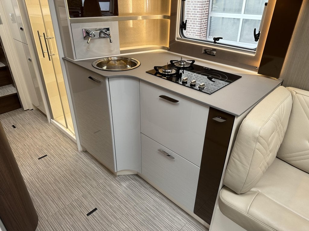 Foto 19 van Bürstner Elegance 910 G E&P Mercedes ALDE A